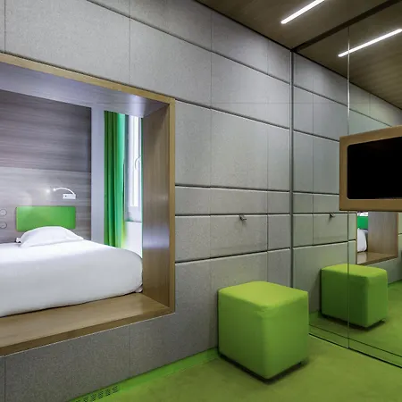 Odyssey Hotel 3*