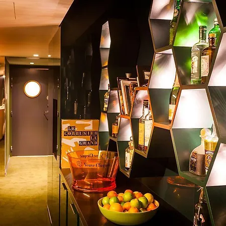 Odyssey Hotel 3*